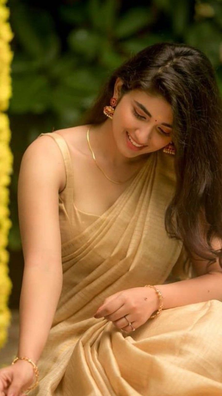 Zara Khan view 2